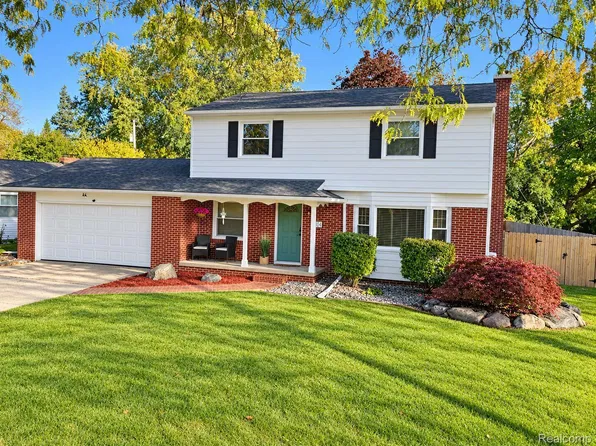 1004 Shelter Ln, Lansing, MI 48912