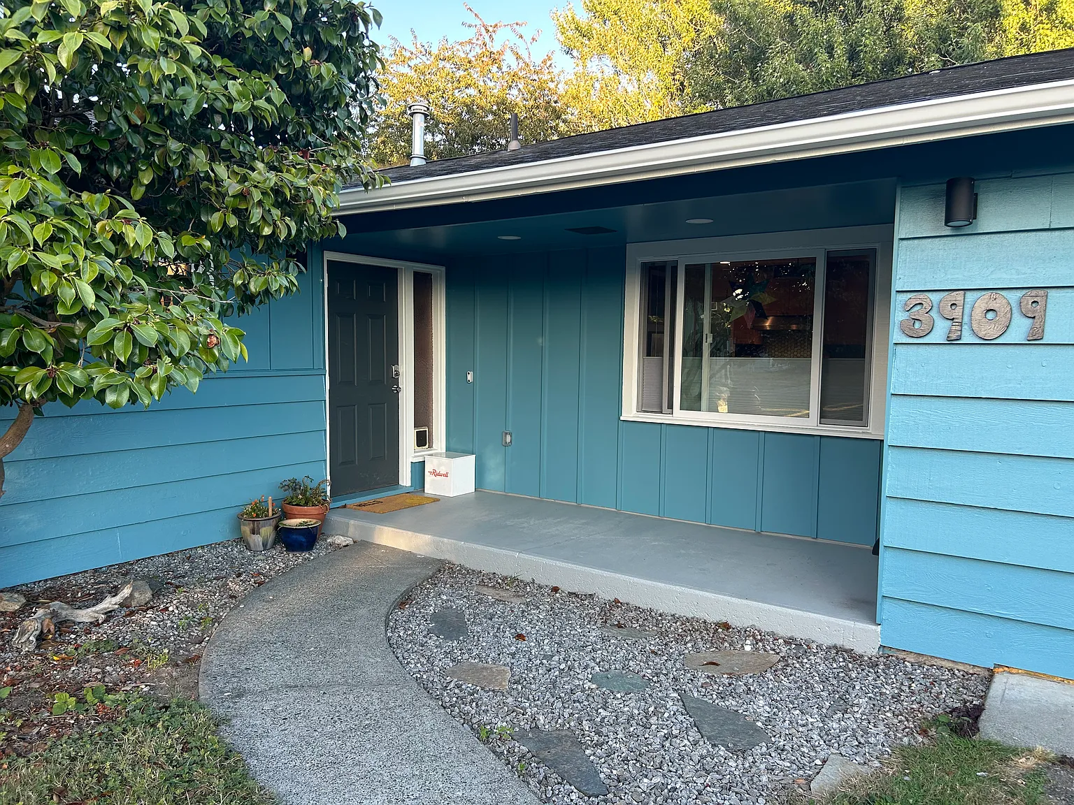 3 bed, 1.5 bath, 1670 sqft, $3,400 — Photo 2