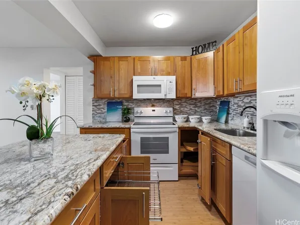 98-402 Koauka Loop APT 701, Aiea, HI 96701
