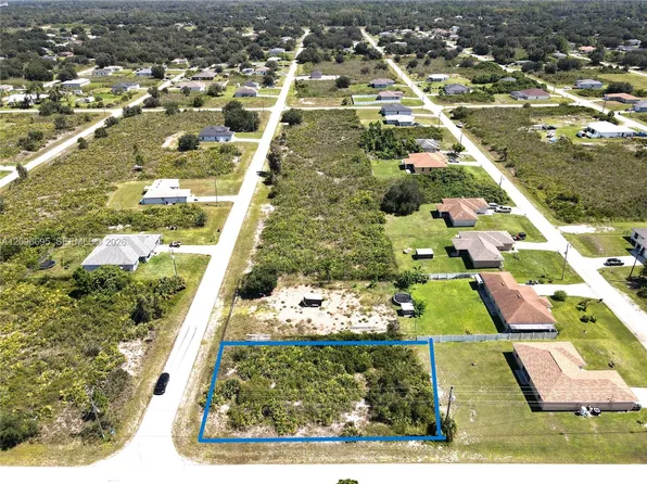 2719 70th St W, Lehigh Acres, FL 33971