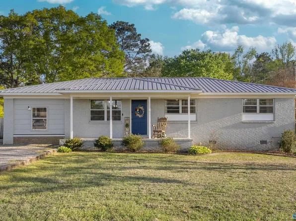 1604 Woodview Dr SW, Hartselle, AL 35640