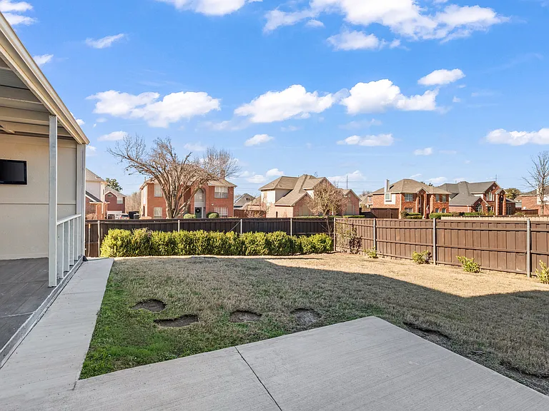 1464 Summerhill Dr — Photo 23