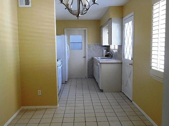 5th image of 7220 Clemente Ave