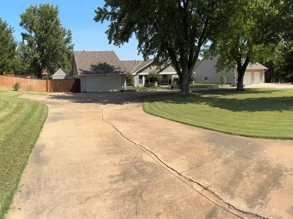 1611 E Coffee Creek Rd, Edmond, OK 73034