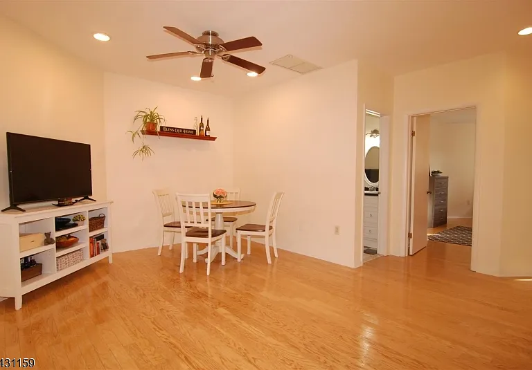 124 E Main St #209 — Photo 8