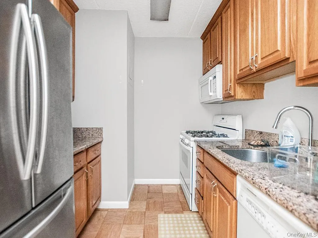 2 bed, 1.0 bath, 980 sqft, $2,500 — Photo 4