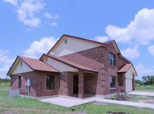 300 County Road 429, Uvalde, TX 78801