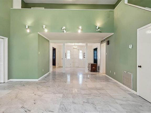 4th image of 17 Rue Lemans