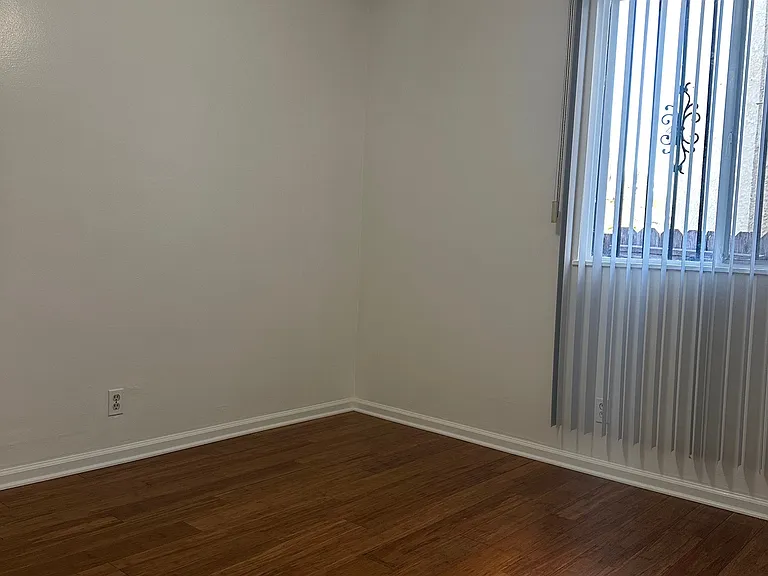 2320 W 24th St #1 — Photo 10