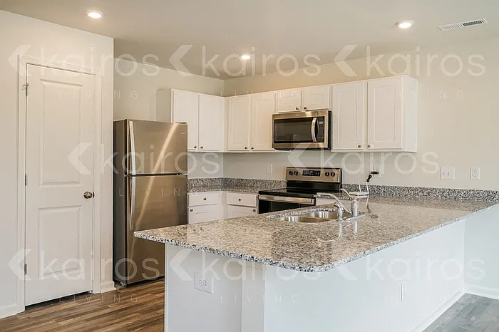 105 Kyles Dr — Photo 5
