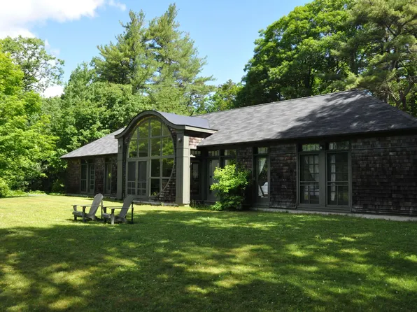 8 Morse Road, Harrisville, NH 03450