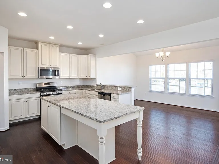 9203 Wild Spruce Dr — Photo 2