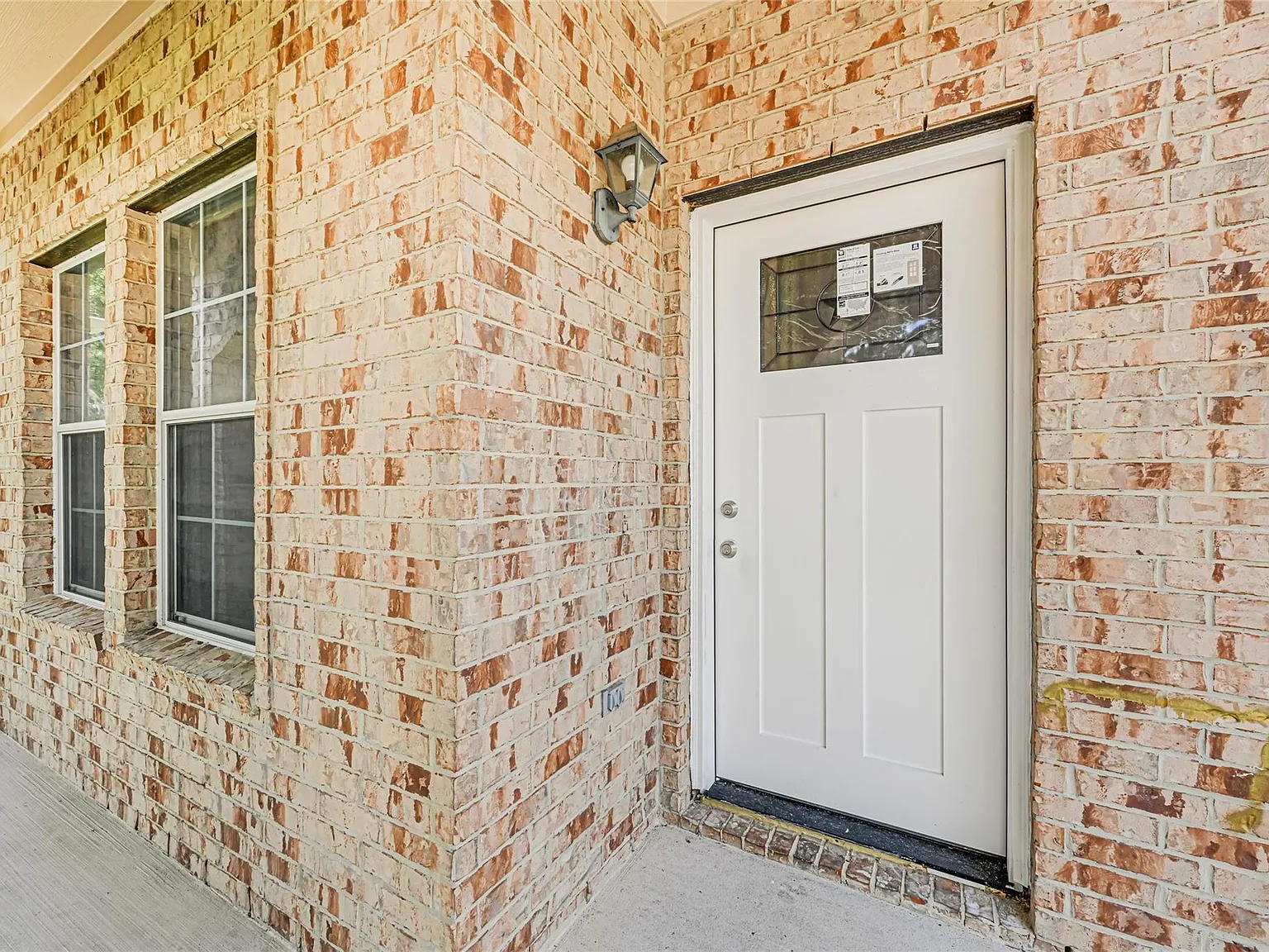4 bed, 3.5 bath, 3558 sqft, $2,600 — Photo 2
