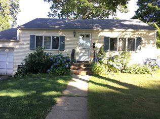 106 Robbins Rd, Arlington, MA 02476