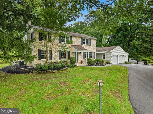 905 Warrior Rd, Malvern, PA 19355