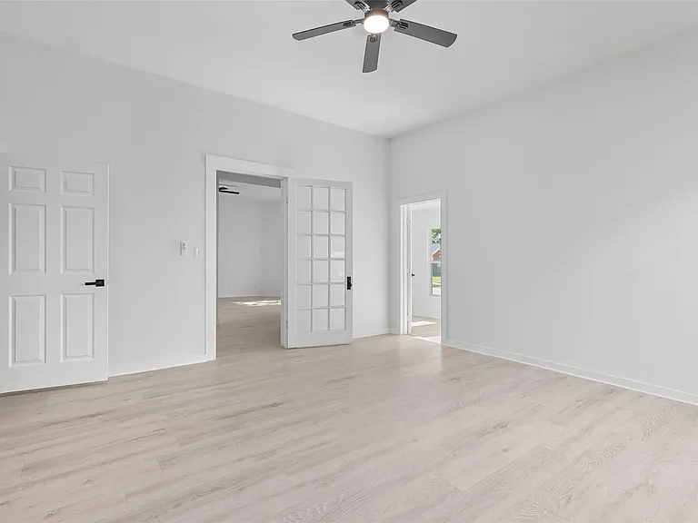 605 N Main St — Photo 10