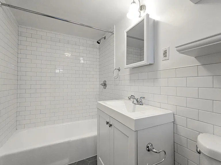 229 Leonard St #3 — Photo 6