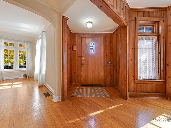 3rd image of 10038 S Claremont Ave
