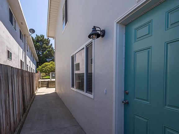 3rd image of 421 Tamarack Ln