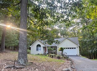 198 Greenbriar Cir, Cross Junction, VA 22625