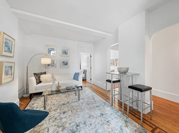527 W 110th St APT 84, New York, NY 10025