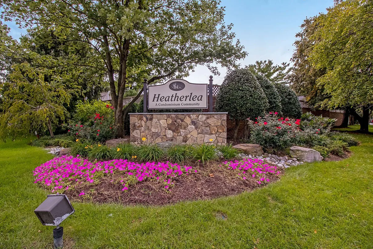 Heatherlea Condo - 2429 S Walter Reed Dr