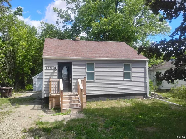 2231 W Richwoods Blvd, Peoria, IL 61604