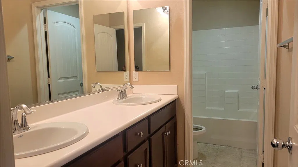 4 bed, 3.5 bath, 3129 sqft, $3,950 — Photo 4