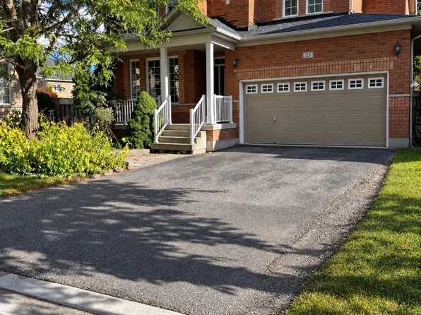 23 Limeridge St, Aurora, ON L4G 7S5