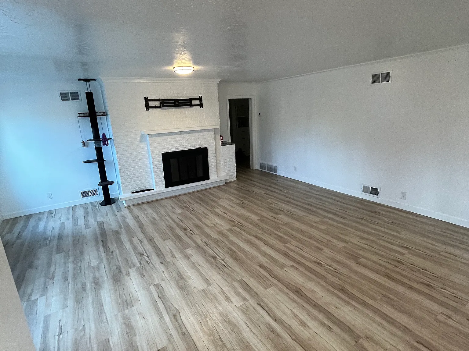 E 5900 S, Salt Lake City — Photo 2
