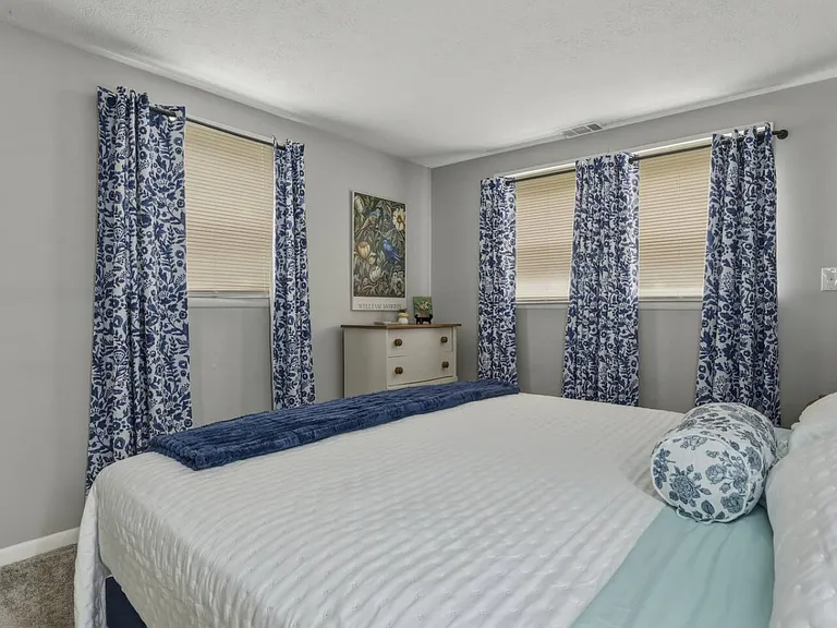 141 W Pulteney St #103 — Photo 34
