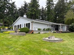 1058 Cliff View Ln, Oak Harbor, WA 98277