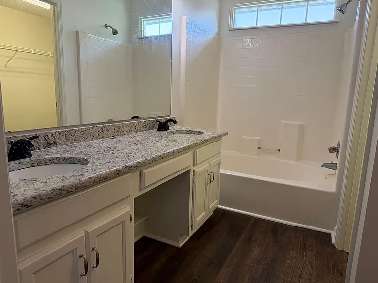 106 Meridian Ct — Photo 23