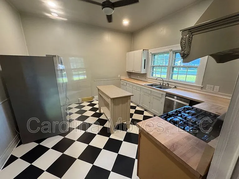 200 Pelham St — Photo 7