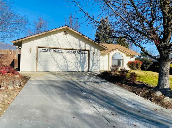 916 Arlene Ct, Yreka, CA 96097