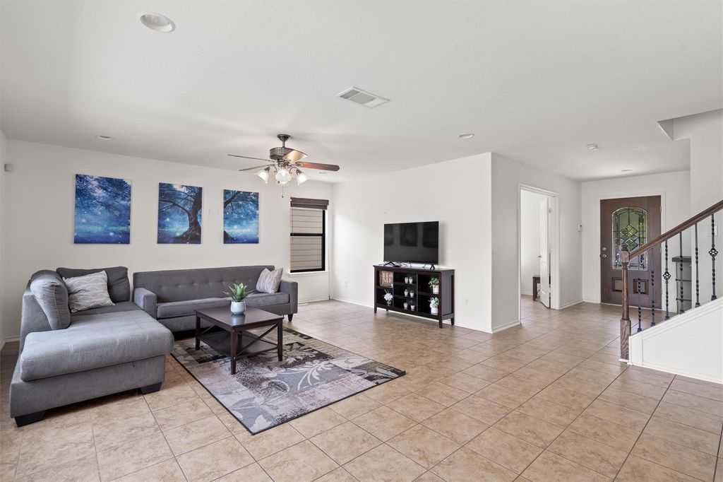 912 Bethel Way, Pflugerville, TX - View 4