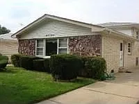 5466 W Lunt Ave photo 1