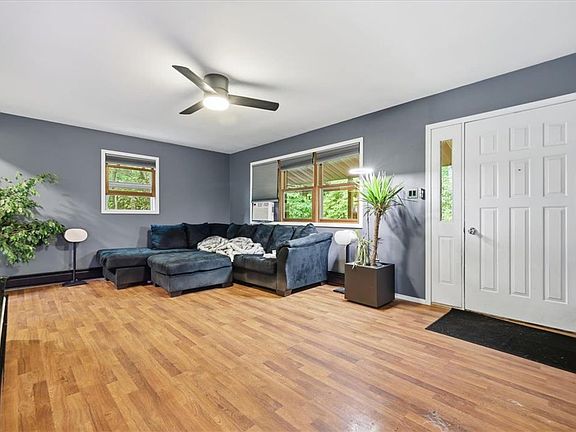5th image of 520 Highland Hill Rd