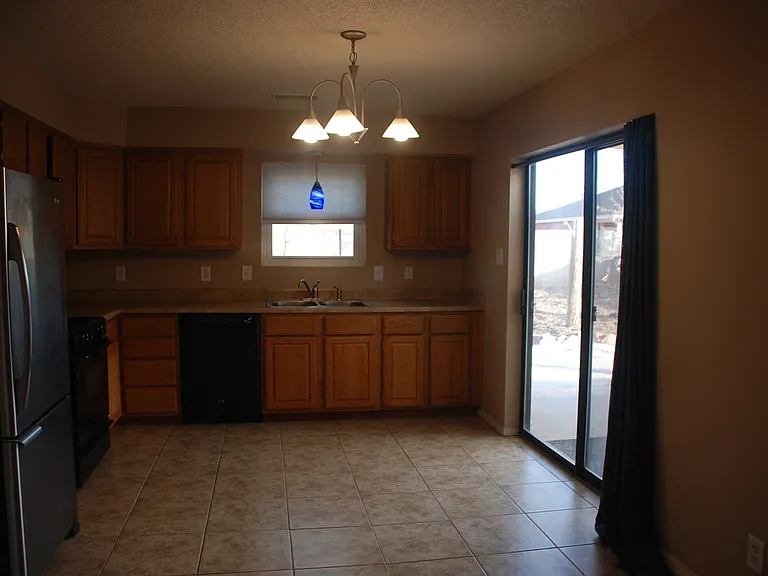 902 Ladron Ave — Photo 16