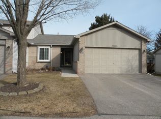 36564 Deerhurst Ct, Westland, MI 48185