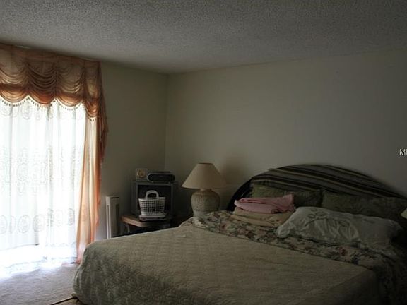 5th image of 139 Honeywood Dr