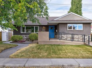 7016 75th St NW, Edmonton, AB T6C 2E7