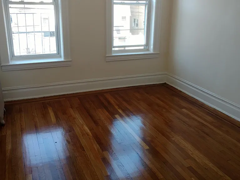 Clean and ready to move in.