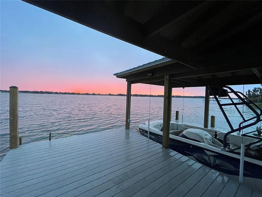 4 bed, 2.0 bath, 3144 sqft, $3,500 — Photo 1