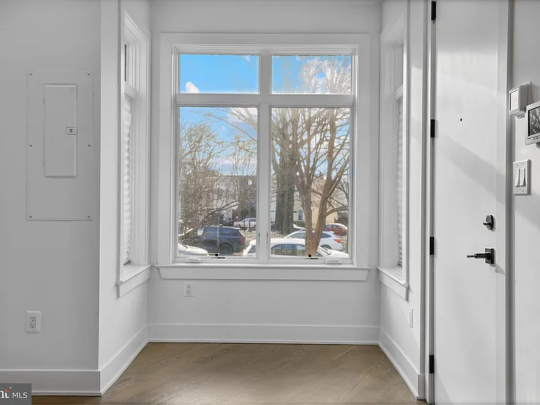 1220 Potomac Ave SE #3 — Photo 2