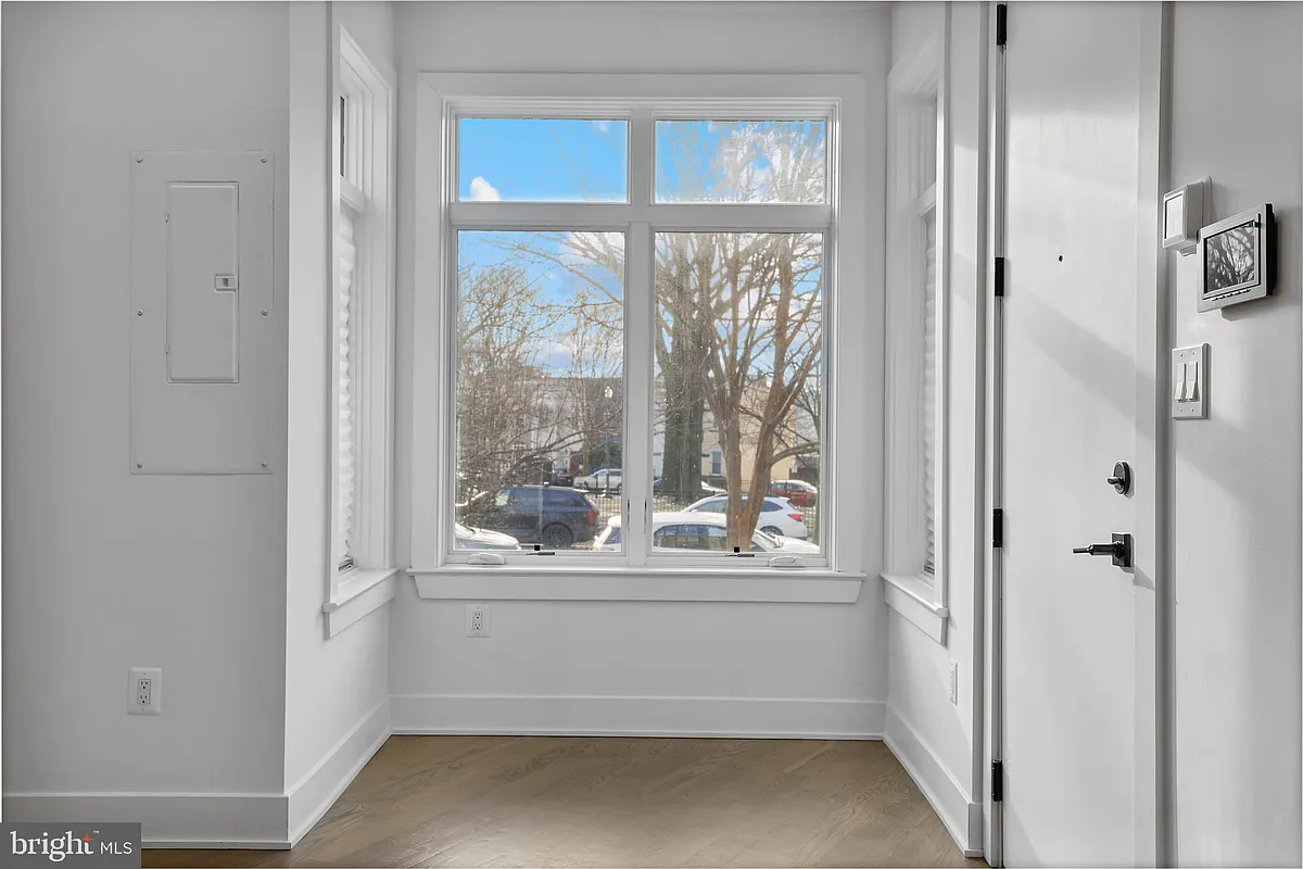 Building Photo - 1220 Potomac Ave SE #3