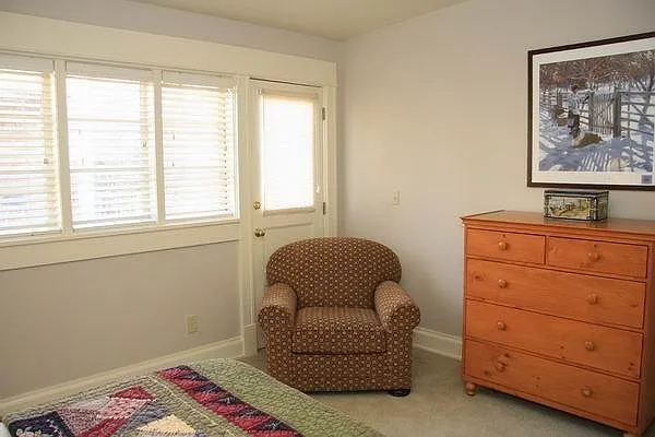 325 S Reeves Ter — Photo 15