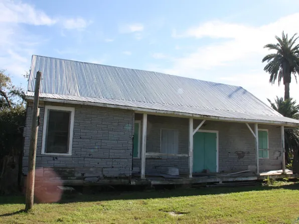 212 Medical Ave, Grand Isle, LA 70358