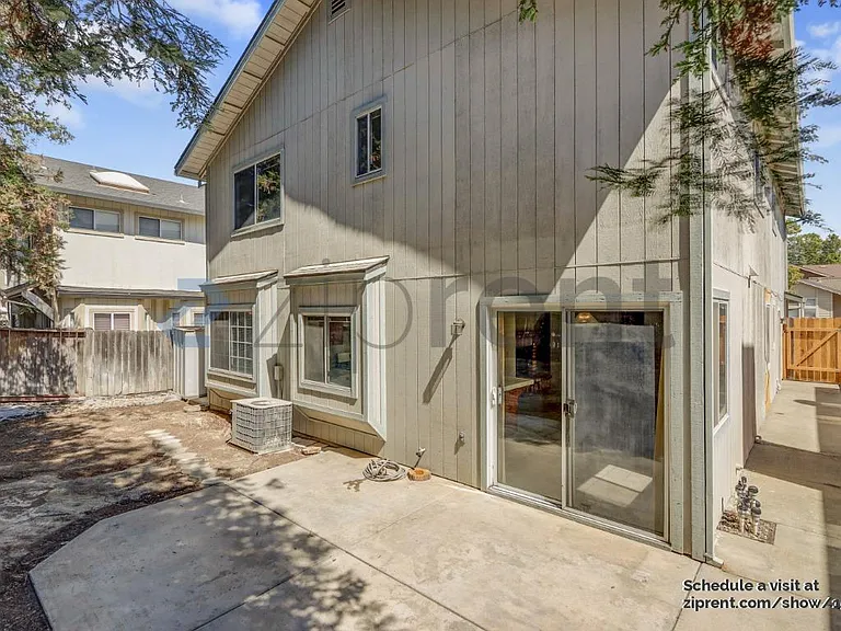 8633 Northam Dr — Photo 18