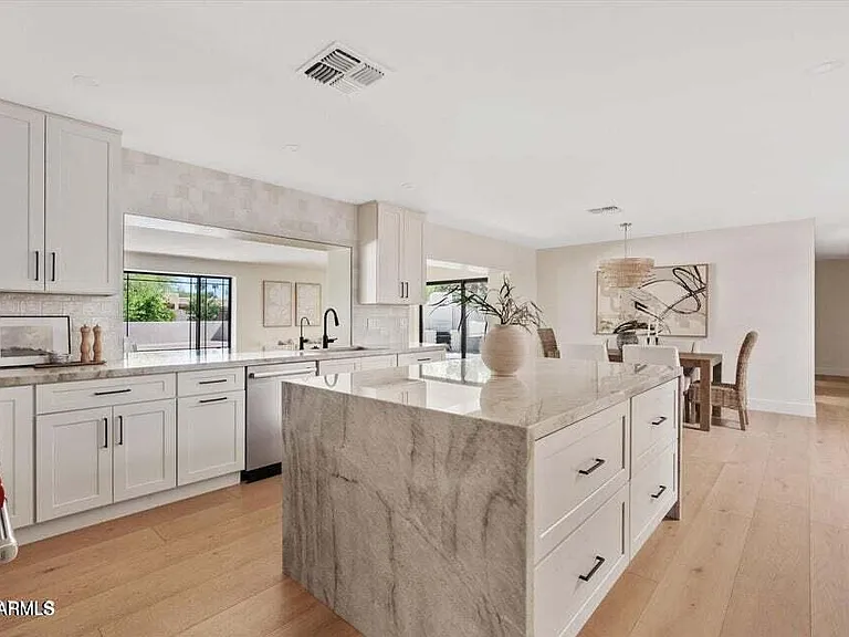 6302 E Aster Dr — Photo 3